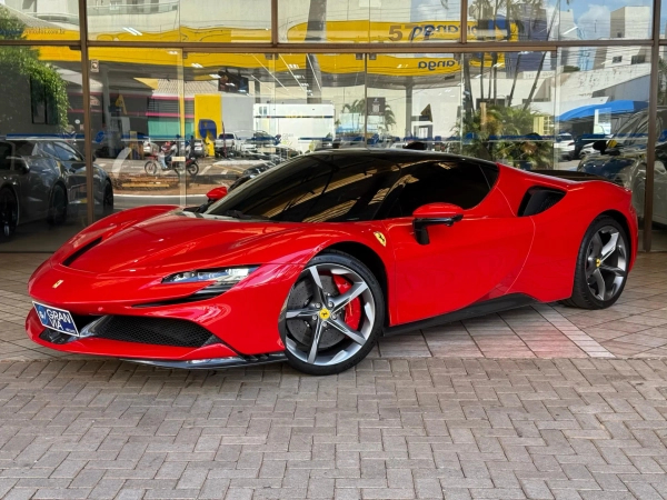Foto do veículo FERRARI SF90 4.0 V8 TURBO PHEV STRADALE F1-DCT 2021/2022 7.385 KM R$ 4.480.000,00